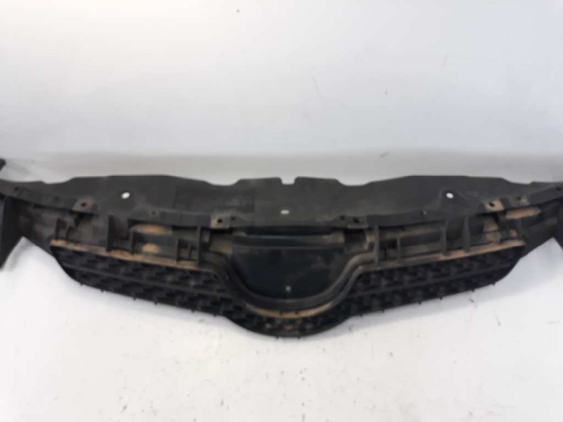 Recambio de rejilla delantera para toyota auris active referencia OEM IAM 5311102390 108906605 
