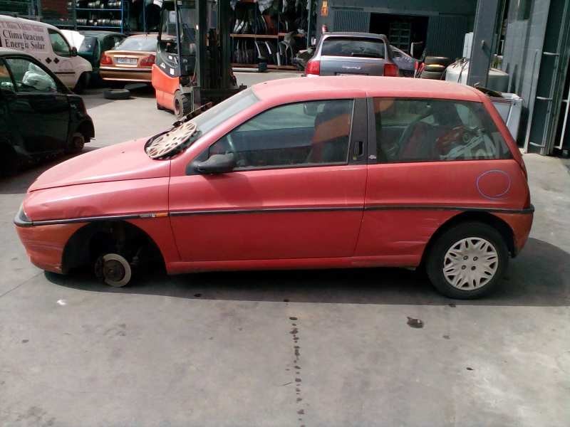 lancia lancia y del año 1998