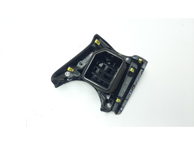 Recambio de rejilla aireadora para mazda 3 berlina (bp) referencia OEM IAM BDGF64830  