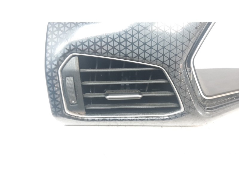 Recambio de moldura para volkswagen t-cross 1.0 tsi referencia OEM IAM 2GM858417H  