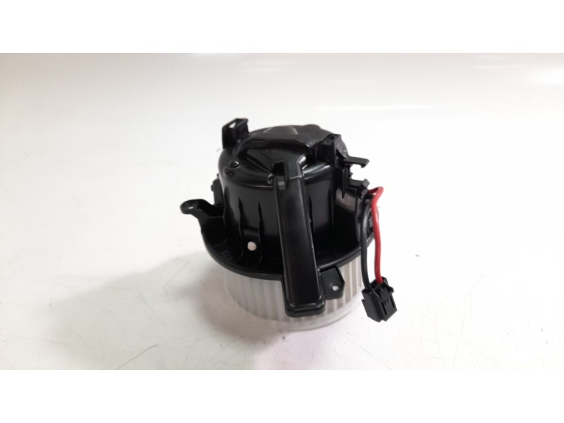 Recambio de ventilador calefaccion para seat arona 1.6 tdi referencia OEM IAM 2Q1820021  