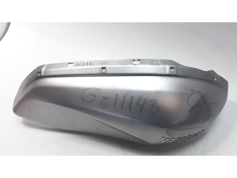 Recambio de moldura para yamaha xsr 700 referencia OEM IAM B34YF41800  