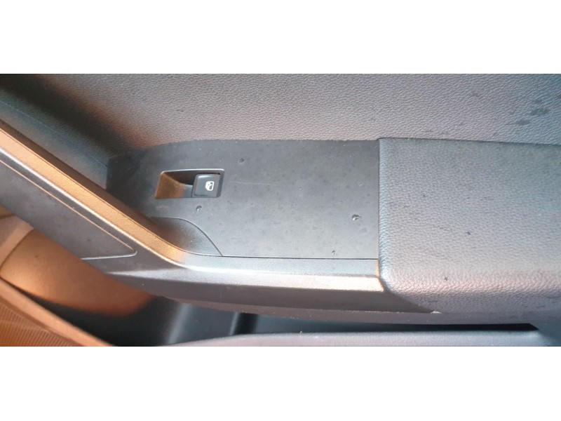 Recambio de mando elevalunas delantero derecho para seat arona xcellence referencia OEM IAM 5G0959855P  