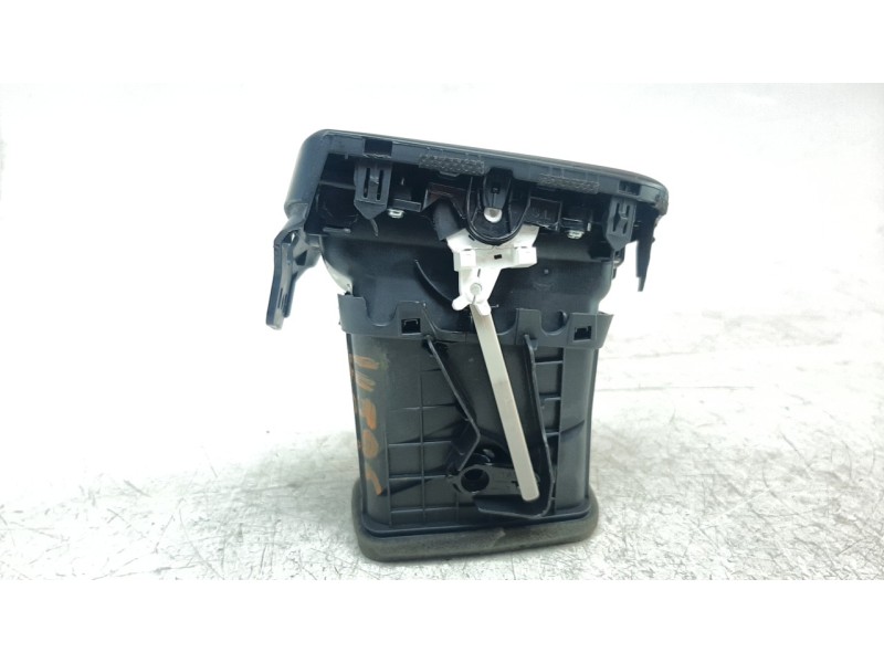 Recambio de aireador izquierdo para kia rio (yb) 1.2 cat referencia OEM IAM 97480H8000WK  