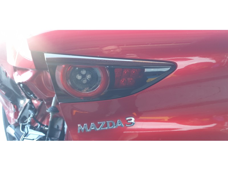 Recambio de piloto trasero izquierdo interior para mazda 3 sedán (bp) referencia OEM IAM BCKC513G0  