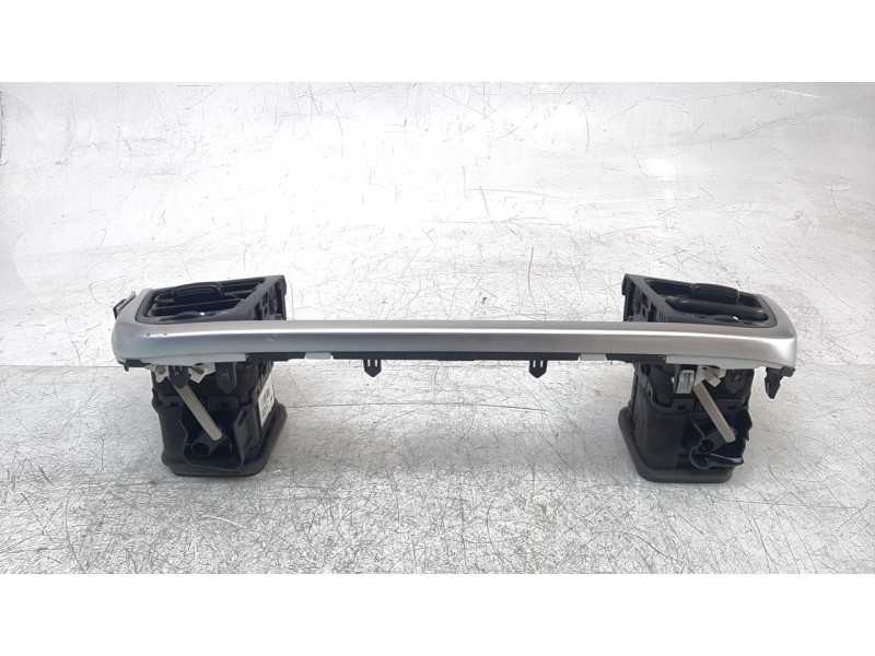 Recambio de aireador central para kia rio (yb) 1.2 cat referencia OEM IAM 84740H8000  