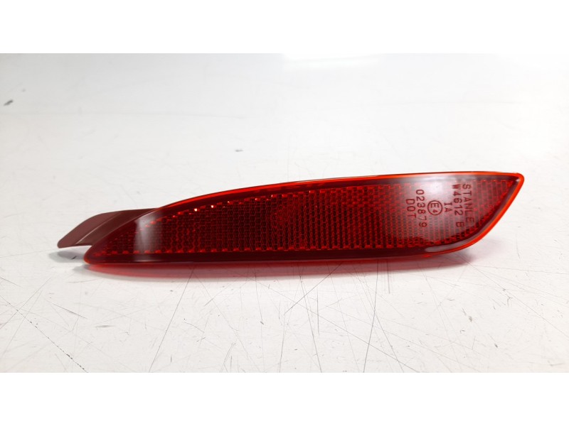 Recambio de piloto trasero izquierdo paragolpes para mazda 3 sedán (bp) referencia OEM IAM GRF5515M0  