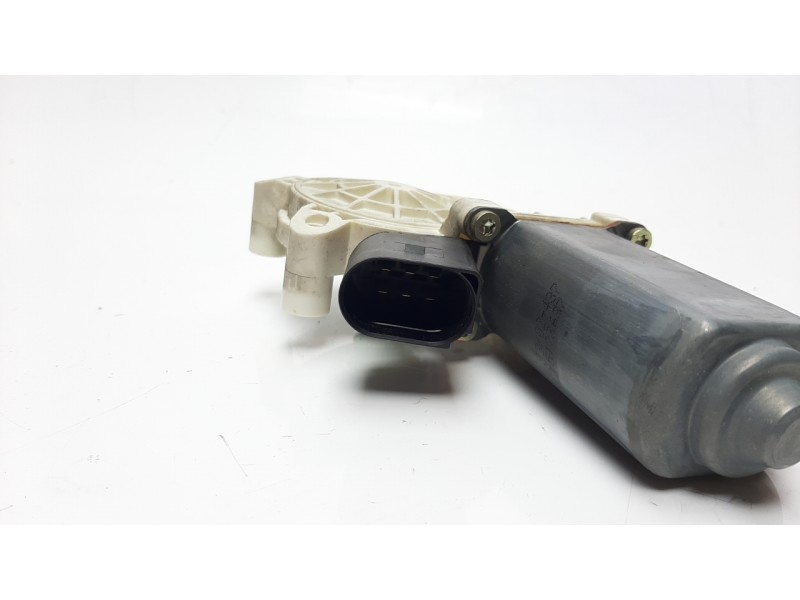 Recambio de motor elevalunas delantero derecho para bmw serie 5 berlina (e60) referencia OEM IAM 6922268  