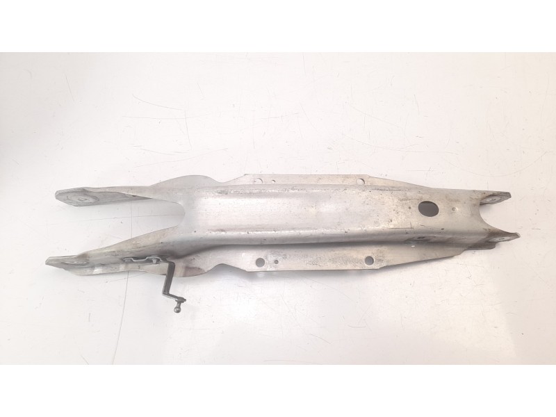 Recambio de brazo suspension inferior trasero derecho para mercedes-benz cla-klasse (bm 118) 1.3 cat referencia OEM IAM A1773521
