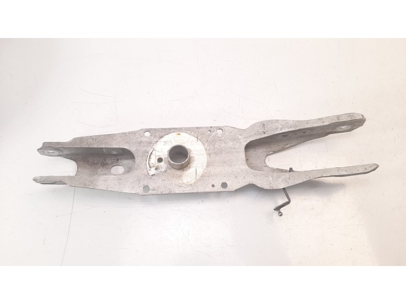 Recambio de brazo suspension inferior trasero derecho para mercedes-benz cla-klasse (bm 118) 1.3 cat referencia OEM IAM A1773521