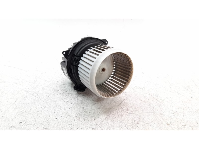 Recambio de ventilador calefaccion para renault captur ii 1.0 tce referencia OEM IAM 272109827R  