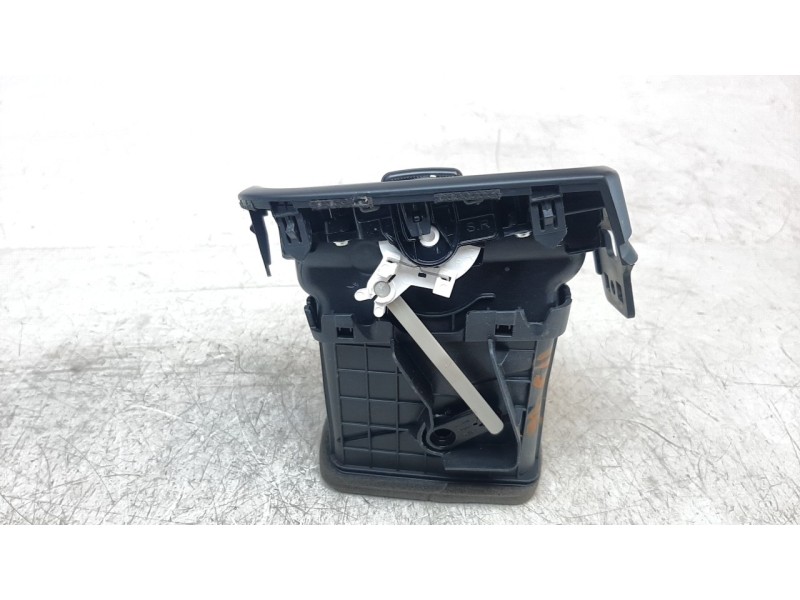 Recambio de aireador derecho para kia rio (yb) 1.2 cat referencia OEM IAM 97480H8000WK  