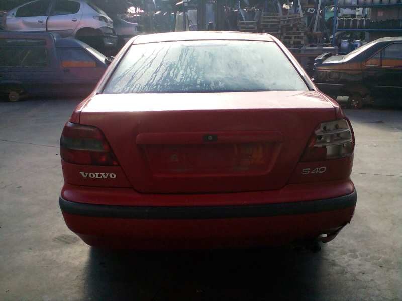 volvo s40 berlina del año 1997