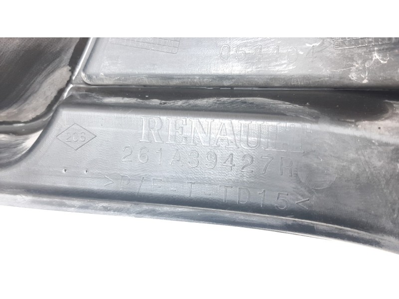 Recambio de rejilla paragolpes izquierda para renault captur limited referencia OEM IAM 261A39427R  
