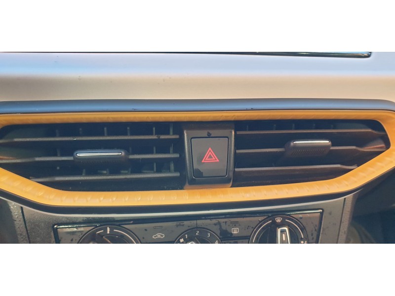 Recambio de warning para seat arona xcellence referencia OEM IAM 6F0953235  