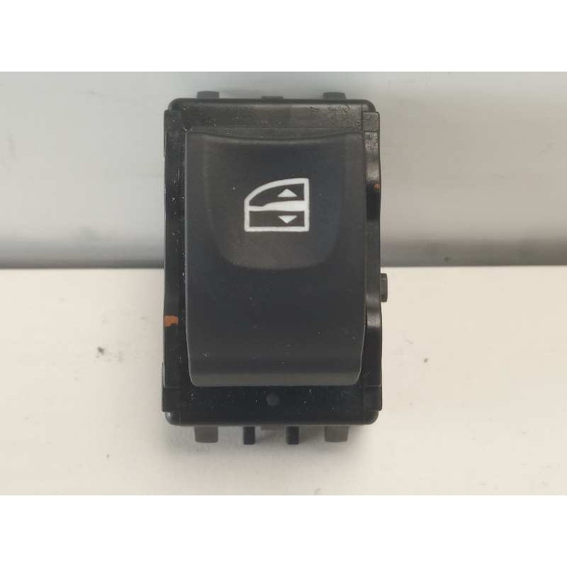 Recambio de mando elevalunas delantero derecho para renault megane iii berlina 5 p dynamique referencia OEM IAM  REN14580 