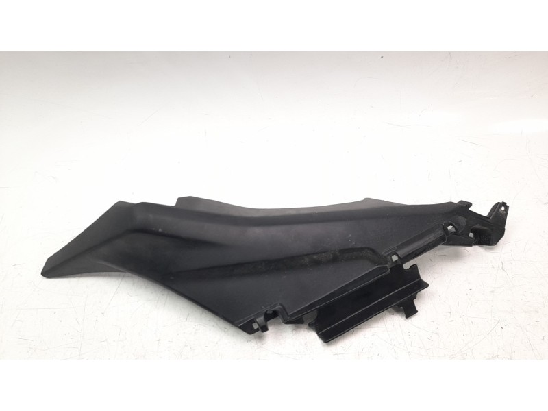Recambio de moldura para yamaha x-max 125 referencia OEM IAM B74F172A00  