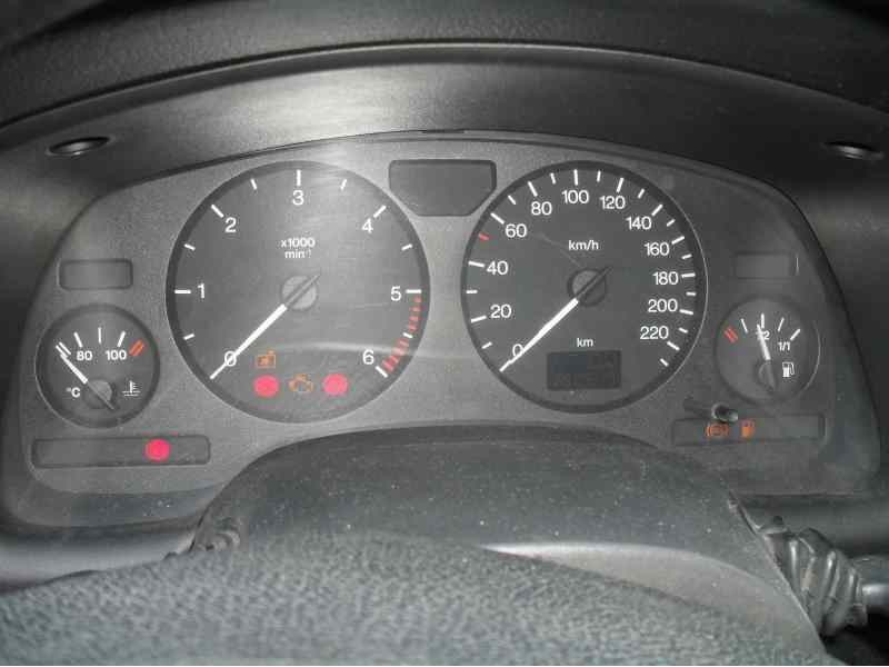 opel astra g berlina del año 2000