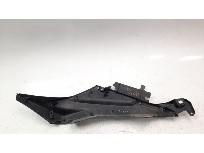 Recambio de moldura para yamaha x-max 125 referencia OEM IAM B74F172A00  