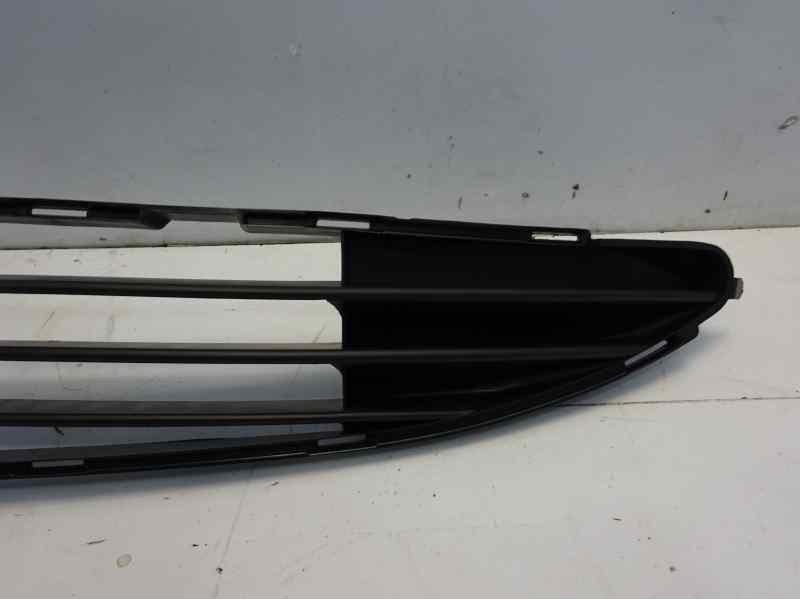 Recambio de rejilla paragolpes central para peugeot 206 berlina referencia OEM IAM 7414V2 107172106 PG0092120