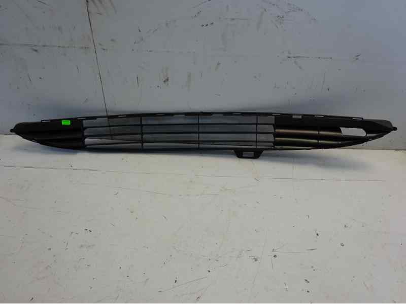 Recambio de rejilla paragolpes central para peugeot 206 berlina referencia OEM IAM 7414V2 107172106 PG0092120