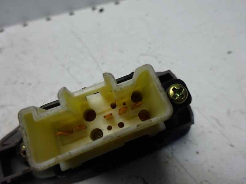 Recambio de mando elevalunas trasero derecho para mazda premacy (cp) td active referencia OEM IAM   