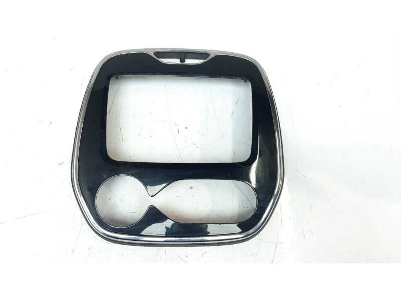 Recambio de moldura para renault captur 1.5 dci diesel fap energy referencia OEM IAM 682700795R  