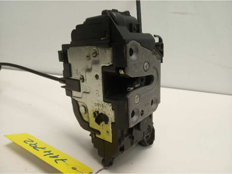 Recambio de cerradura puerta trasera derecha para renault megane iii berlina 5 p dynamique referencia OEM IAM 825020002R  