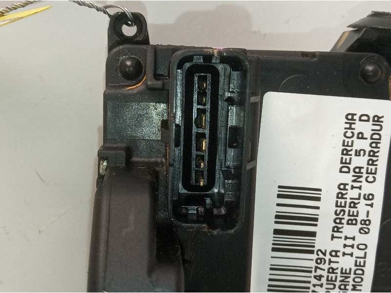 Recambio de cerradura puerta trasera derecha para renault megane iii berlina 5 p dynamique referencia OEM IAM 825020002R  