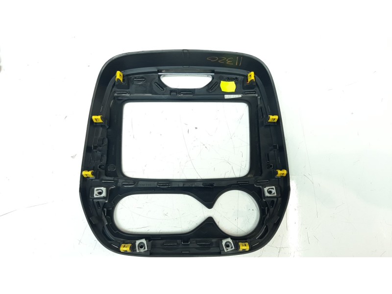 Recambio de moldura para renault captur 1.5 dci diesel fap energy referencia OEM IAM 682700795R  