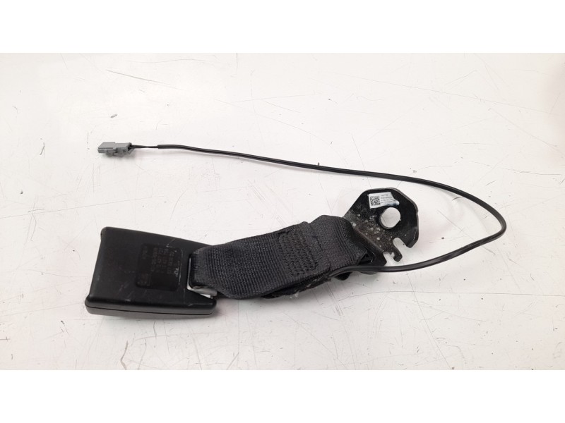 Recambio de cinturon seguridad trasero central para opel corsa e 1.4 referencia OEM IAM 13427758  