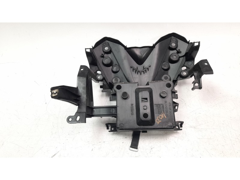Recambio de moldura para yamaha x-max 125 referencia OEM IAM BL1H212B00  