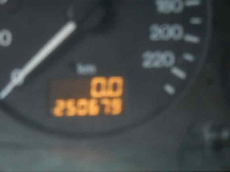 opel astra g berlina del año 2000