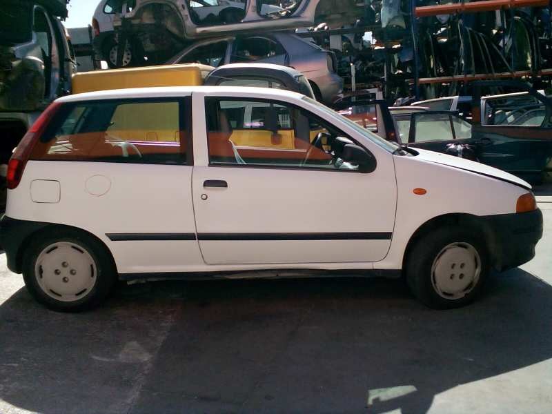 fiat punto berlina (176) del año 1996