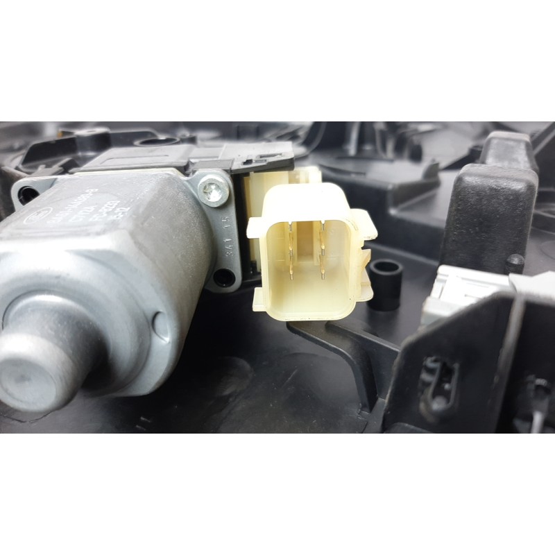 Recambio de elevalunas delantero izquierdo para ford fiesta (ccn) 1.5 tdci cat referencia OEM IAM C1BBA04H17AB 106104421 118527