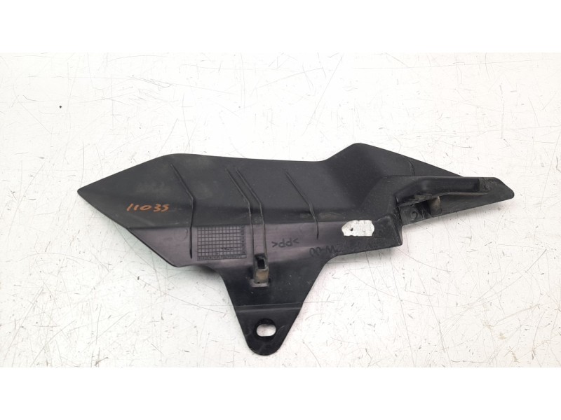 Recambio de moldura para yamaha x-max 125 referencia OEM IAM B9YF172W00  