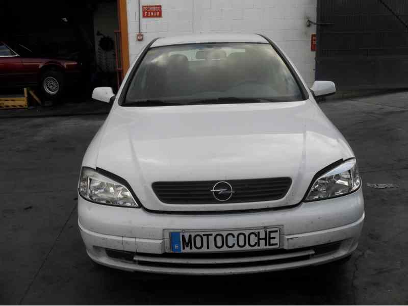 opel astra g berlina del año 2000