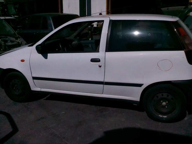 fiat punto berlina (176) del año 1996