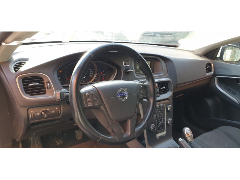 volvo v40 del año 2013