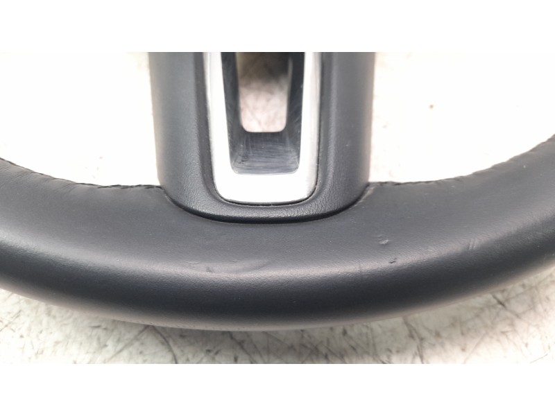 Recambio de volante para mazda 3 sedán (bp) referencia OEM IAM BDEMA200401  