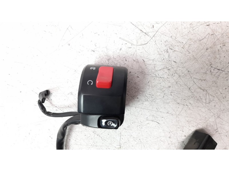 Recambio de piña luces derecha para kawasaki ninja 400 referencia OEM IAM 460910479  