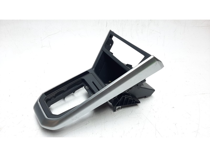 Recambio de moldura para volkswagen polo 1.0 tsi referencia OEM IAM 2G1857925C  
