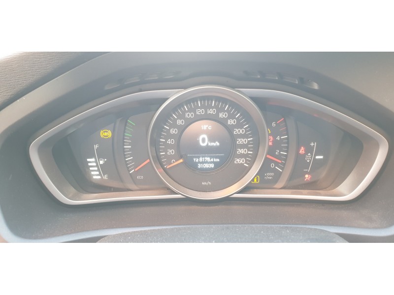 volvo v40 del año 2013