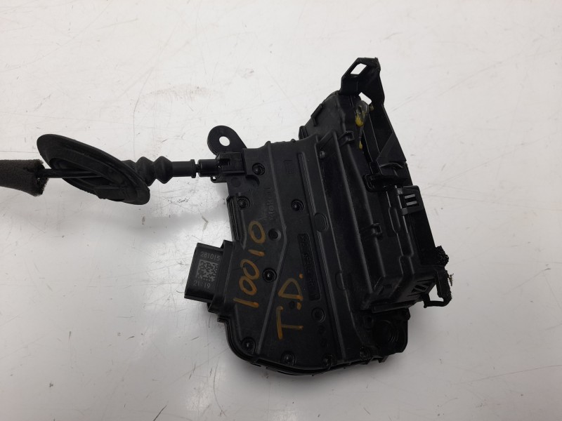 Recambio de cerradura puerta trasera derecha para renault clio iv technofeel referencia OEM IAM 825002104R  