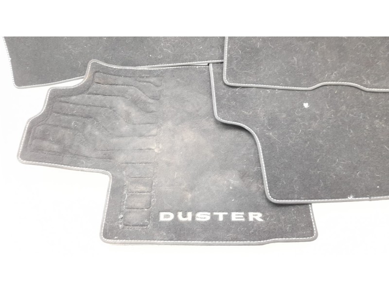 Recambio de juego alfombrillas para dacia duster ii prestige referencia OEM IAM 8201698601  