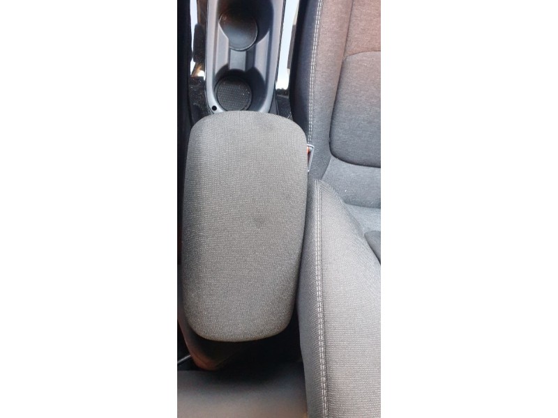 Recambio de apoyabrazos central para toyota corolla (e21) hybrid style referencia OEM IAM 5890502F60C0  