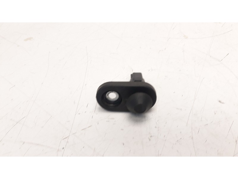 Recambio de interruptor para toyota rav 4 referencia OEM IAM 8423160070  