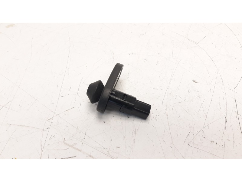 Recambio de interruptor para toyota rav 4 referencia OEM IAM 8423160070  