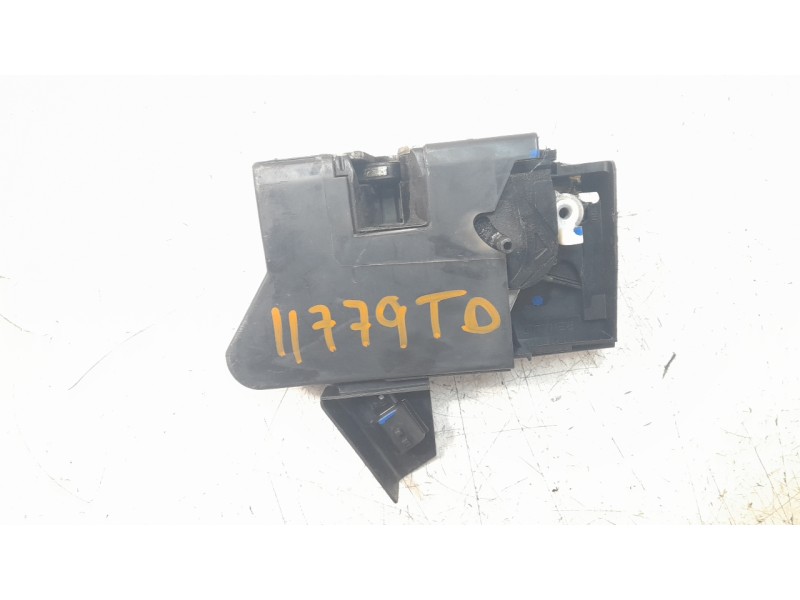 Recambio de cerradura puerta trasera derecha para dacia sandero stepway referencia OEM IAM 825022281R  