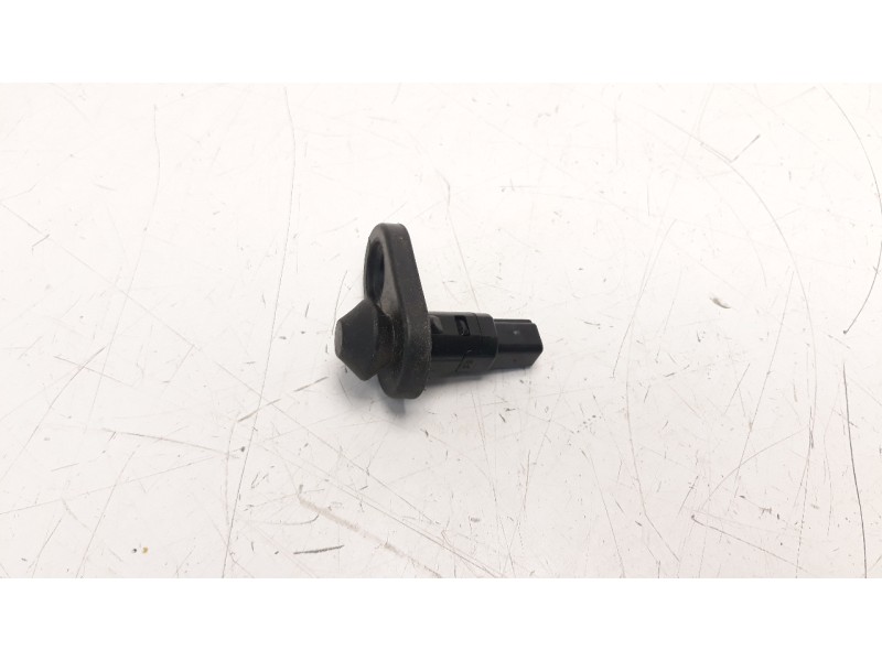 Recambio de interruptor para toyota rav 4 referencia OEM IAM 8423160070  